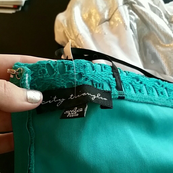 City triangles size 3 dress - Picture 3 of 3